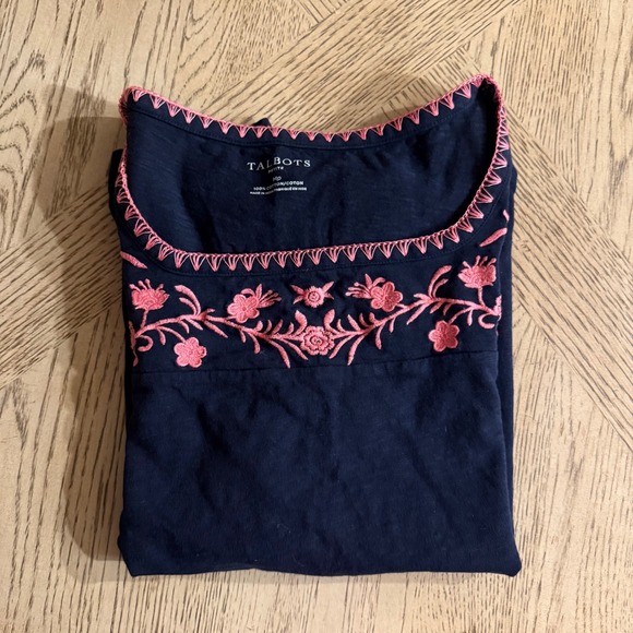 Talbots Petite Womens Medium Petite Navy Blue Pink Embroidered Tee Top - Picture 1 of 8